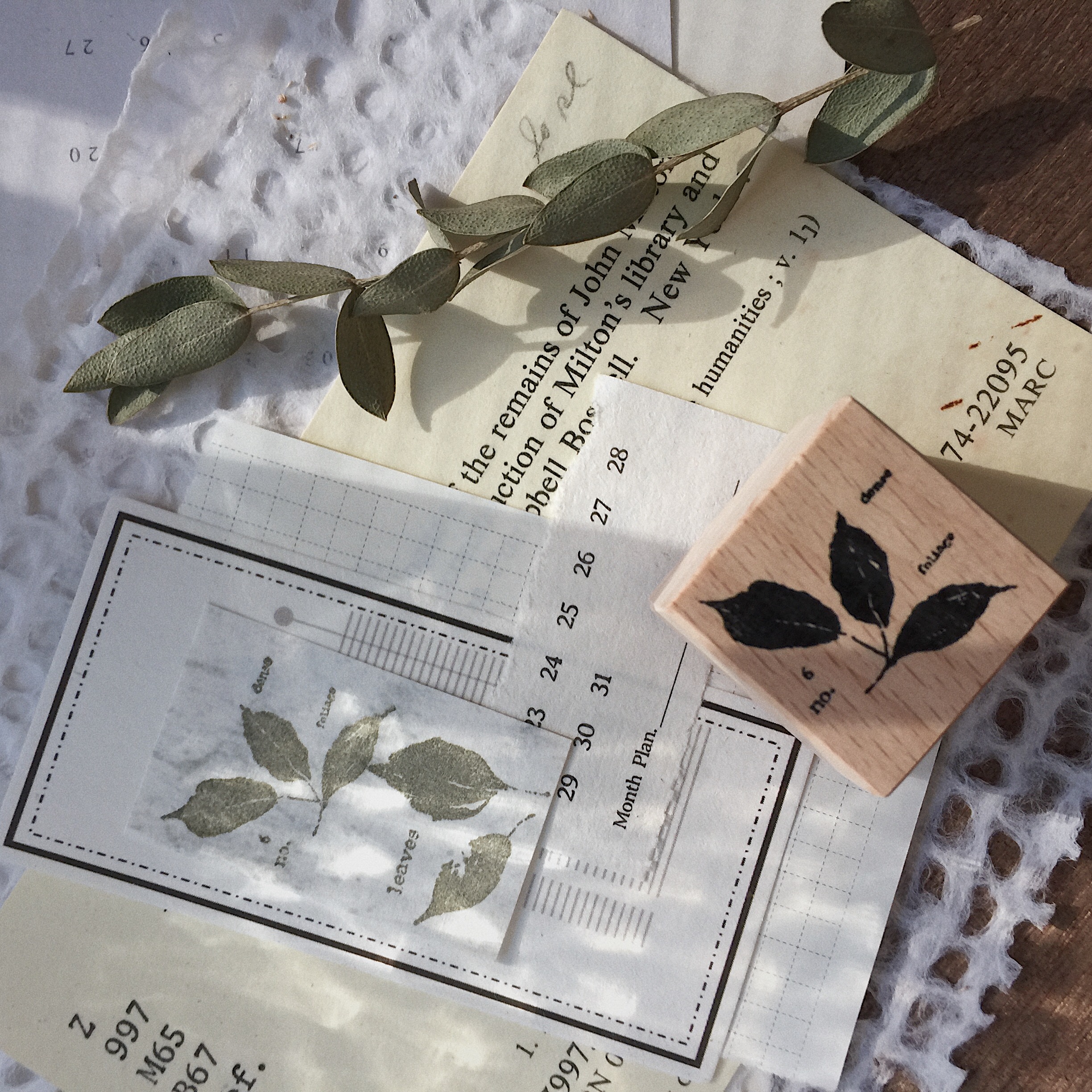 Zoey Studio Small Flower Wood Stamp