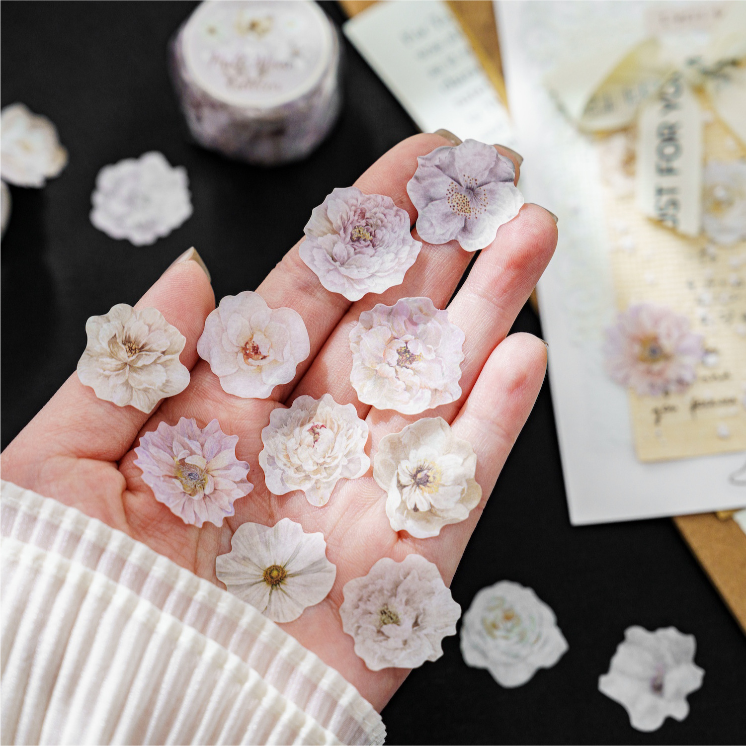 100Pcs/Roll Flower Theme PET Tape 1.18*78.74 inch