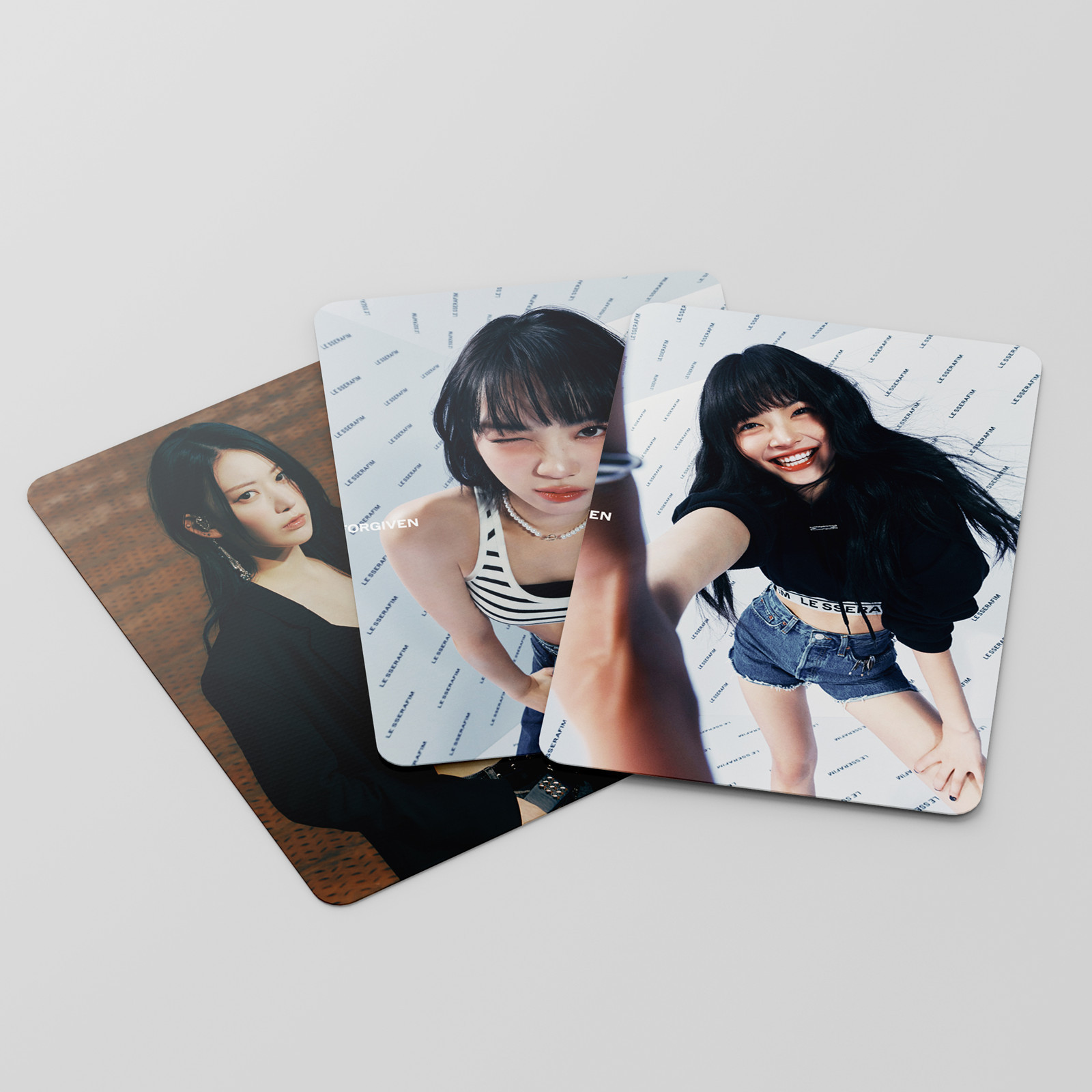 K-pop LESSERAFIM  Photo Card Back of Card Album Kpop Band