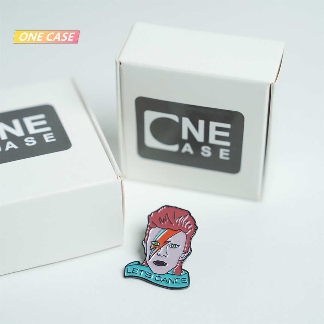 P inkF lyod  Rock Musician Band Retro Brooch Badge Pin