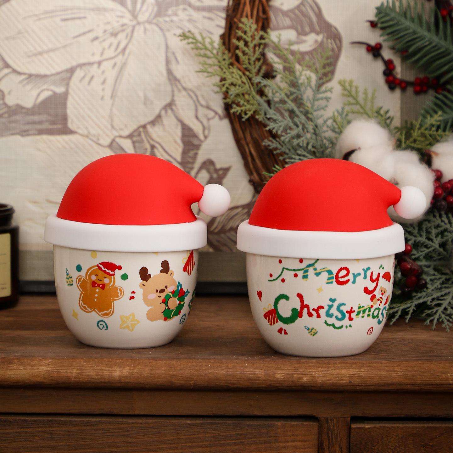 Festive Christmas Ceramic Mug: Santa Hat Lid & Adorable Holiday Prints