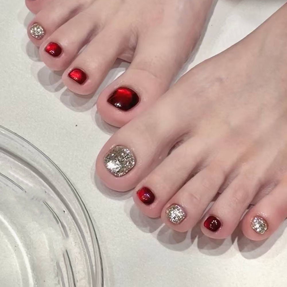 Glitter Wine Red Toe Nails