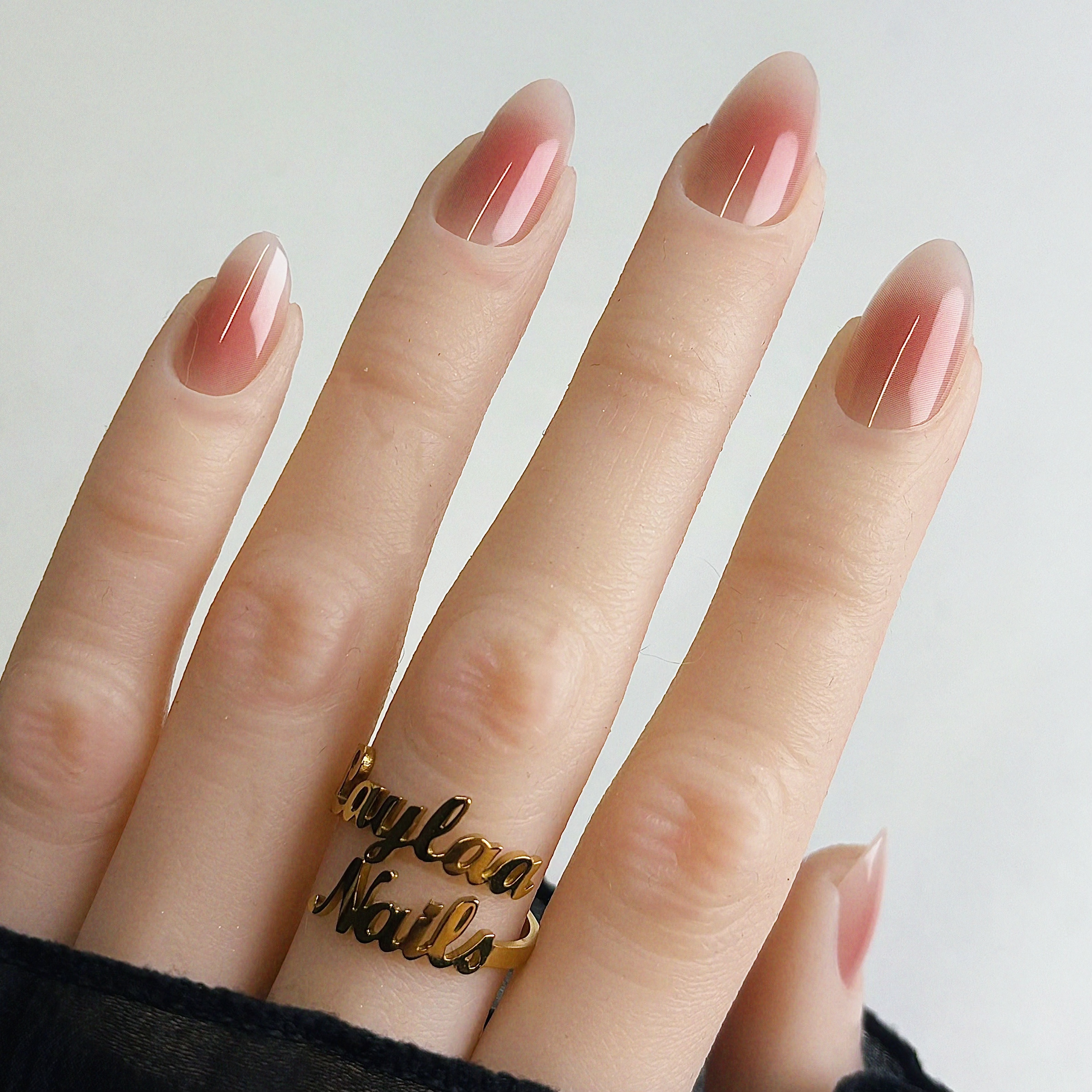 Ombré pink Medium Nails