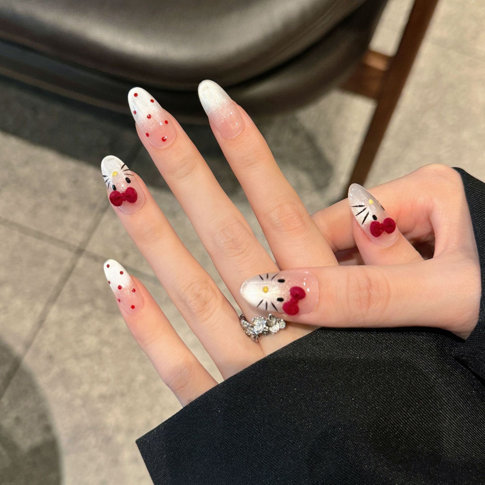 Cat Eyes Hello kitty handmade nails
