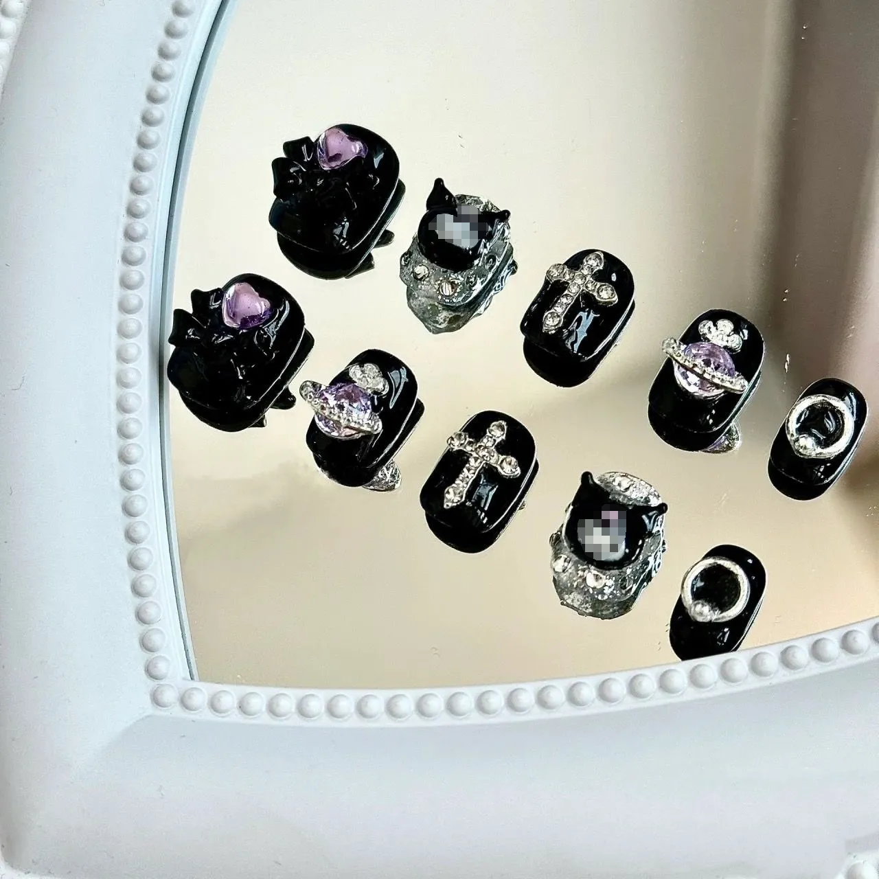  Love  Handmade Nails