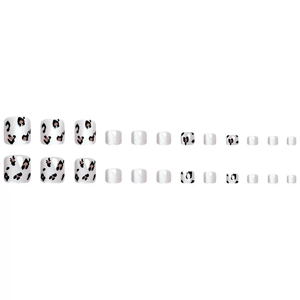 Leopard Print Cat Eyes Toe Nails