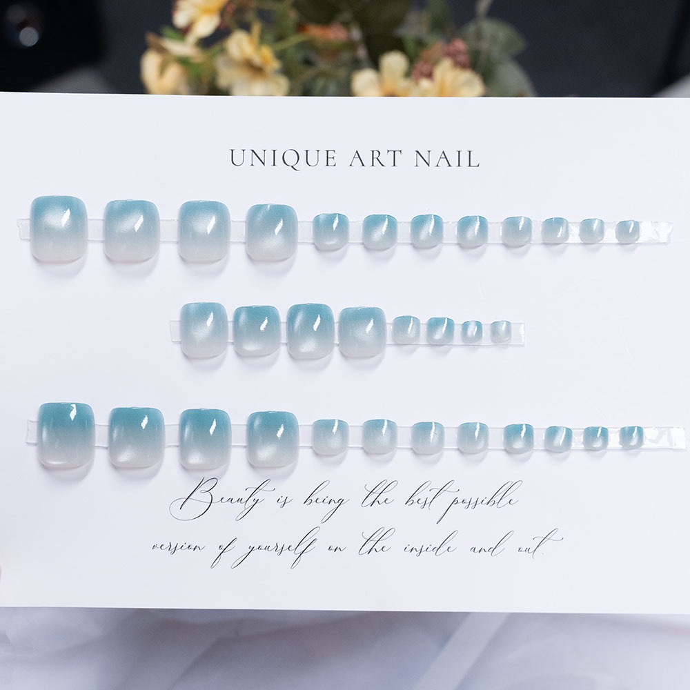 Ombré Blue Cat Eyes Toe Nails