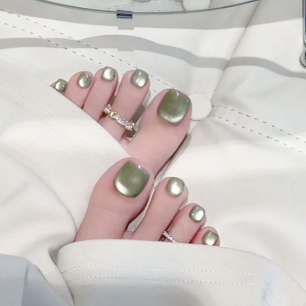 Light Green Cat Eyes Toe Nails