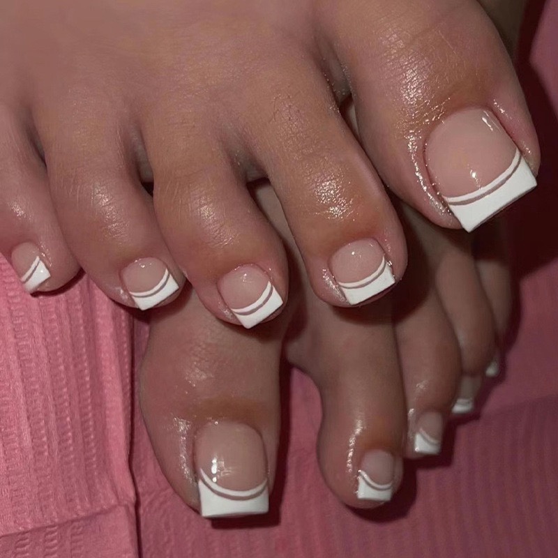 French Tips Line Toe Nails