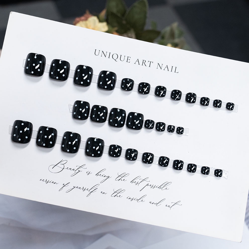 Black Polka Dots Toe Nails 32pcs