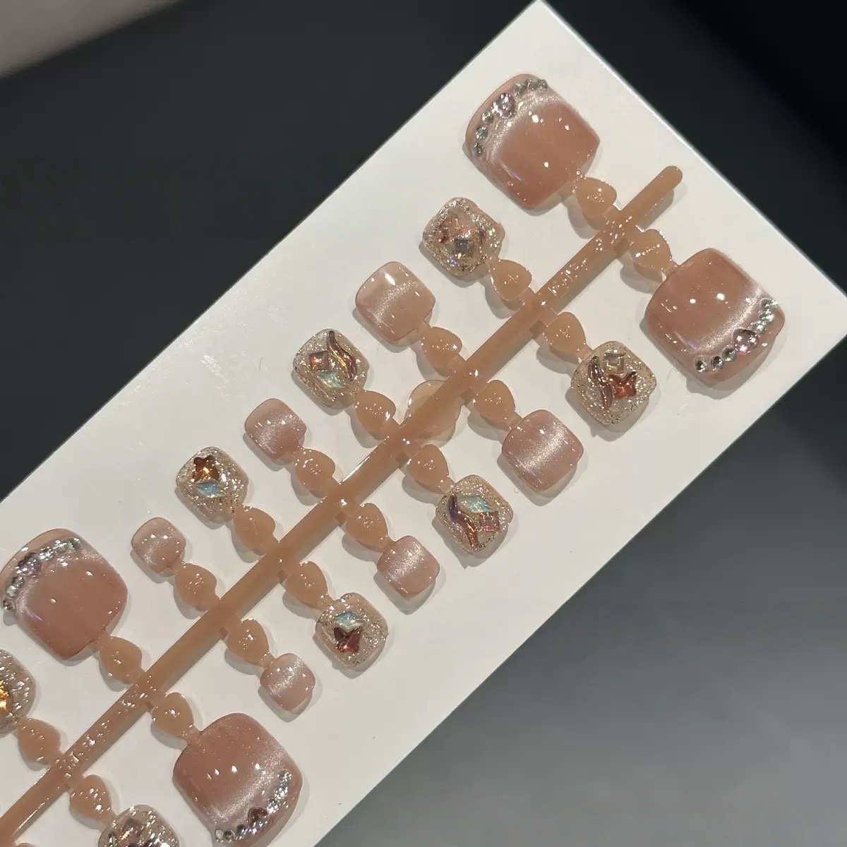 Nude Pink Cat Eyes Toenails 42pcs