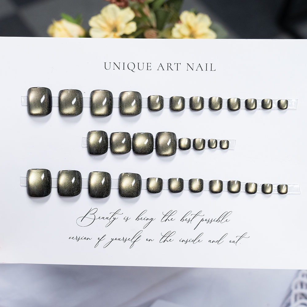 Black Cat Eyes Toe Nails