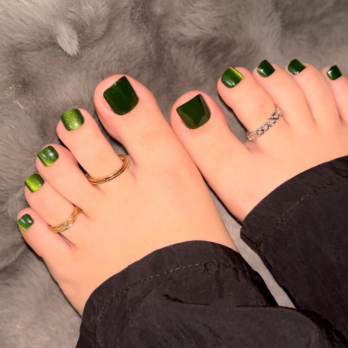 Cypress Green Cat Eyes Toe Nails