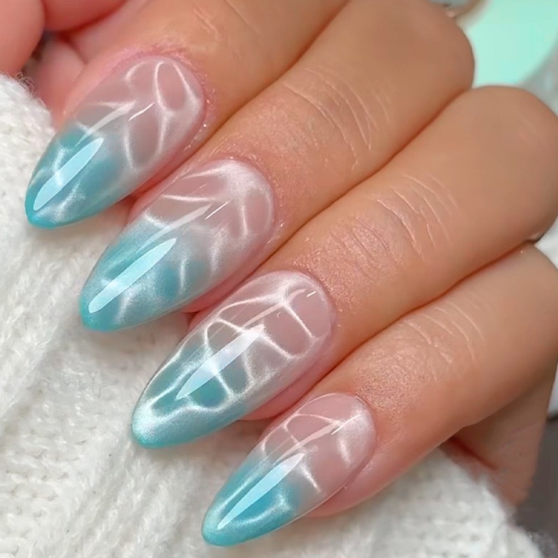 Valuri Medium Nails