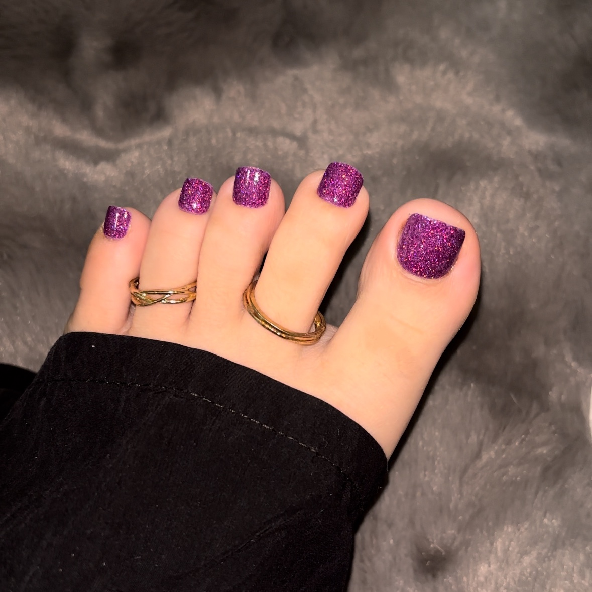 Violet Glitter Toe Nails