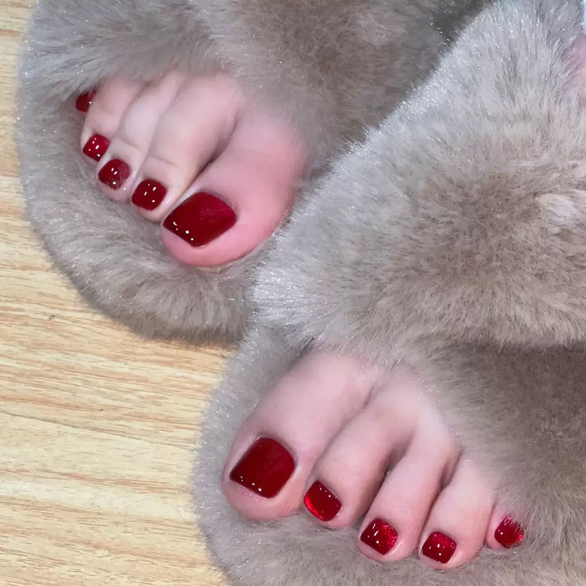 Wine Cat Eyes Toe Nails