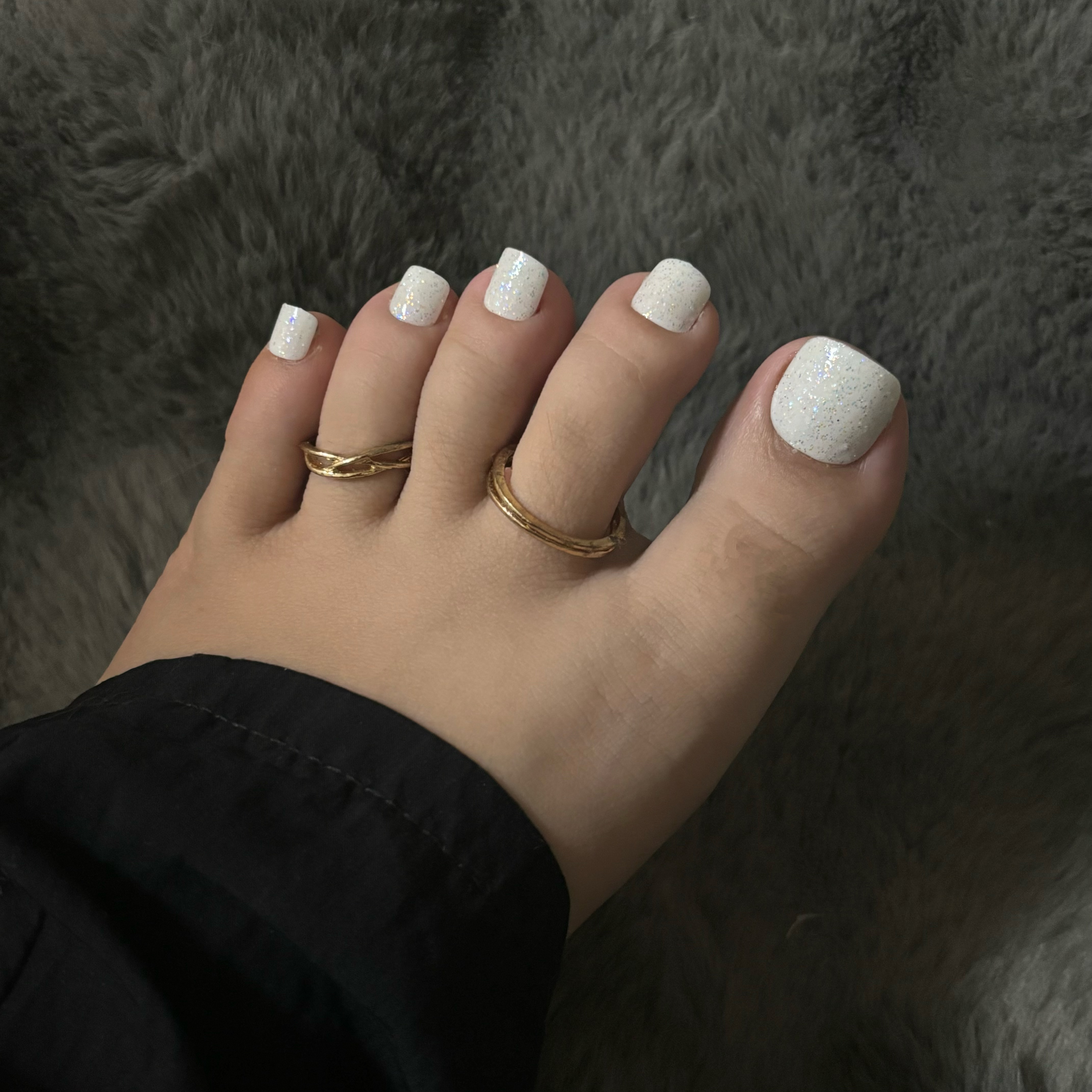Glitter White Toe Nails