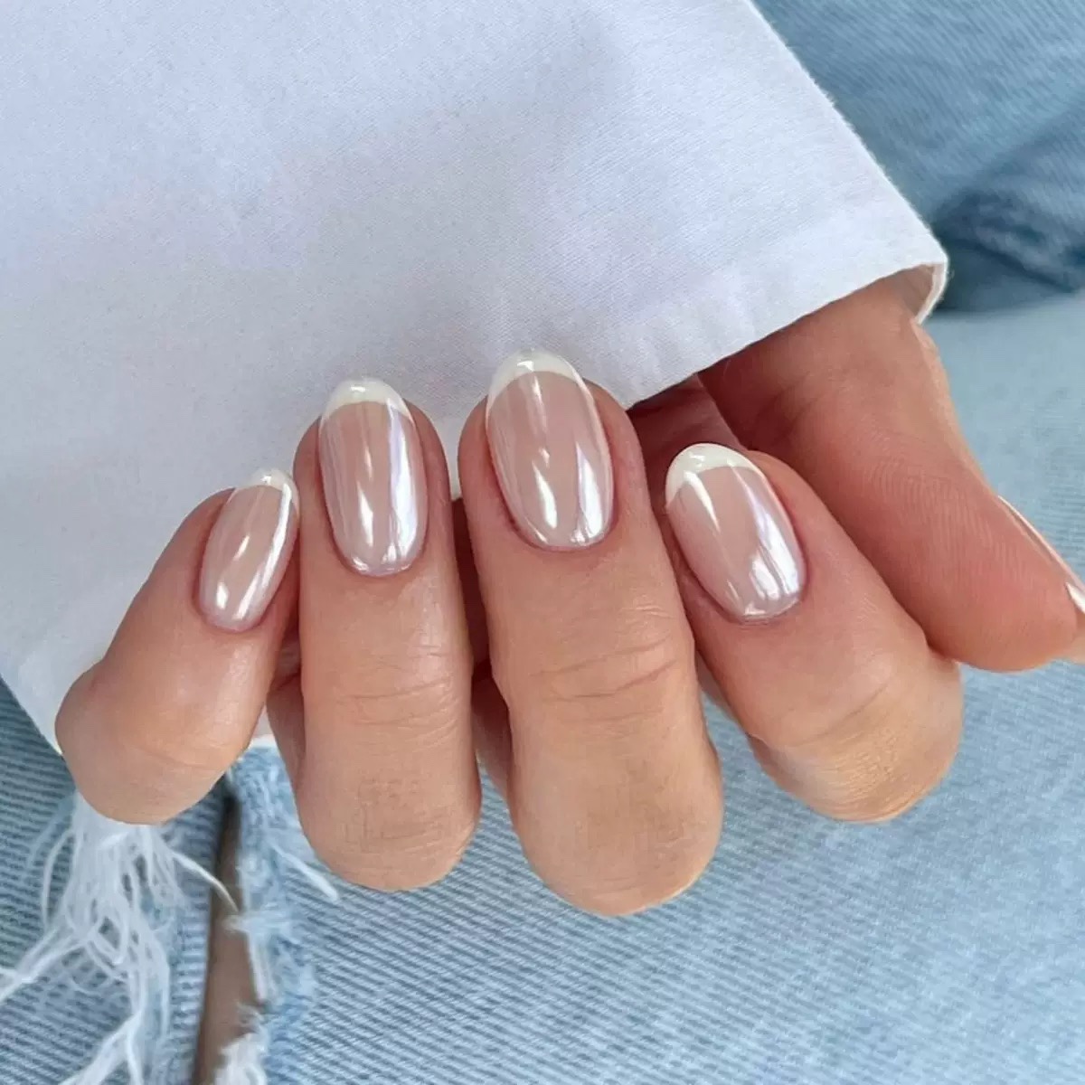 Aurora French tips Short Nails