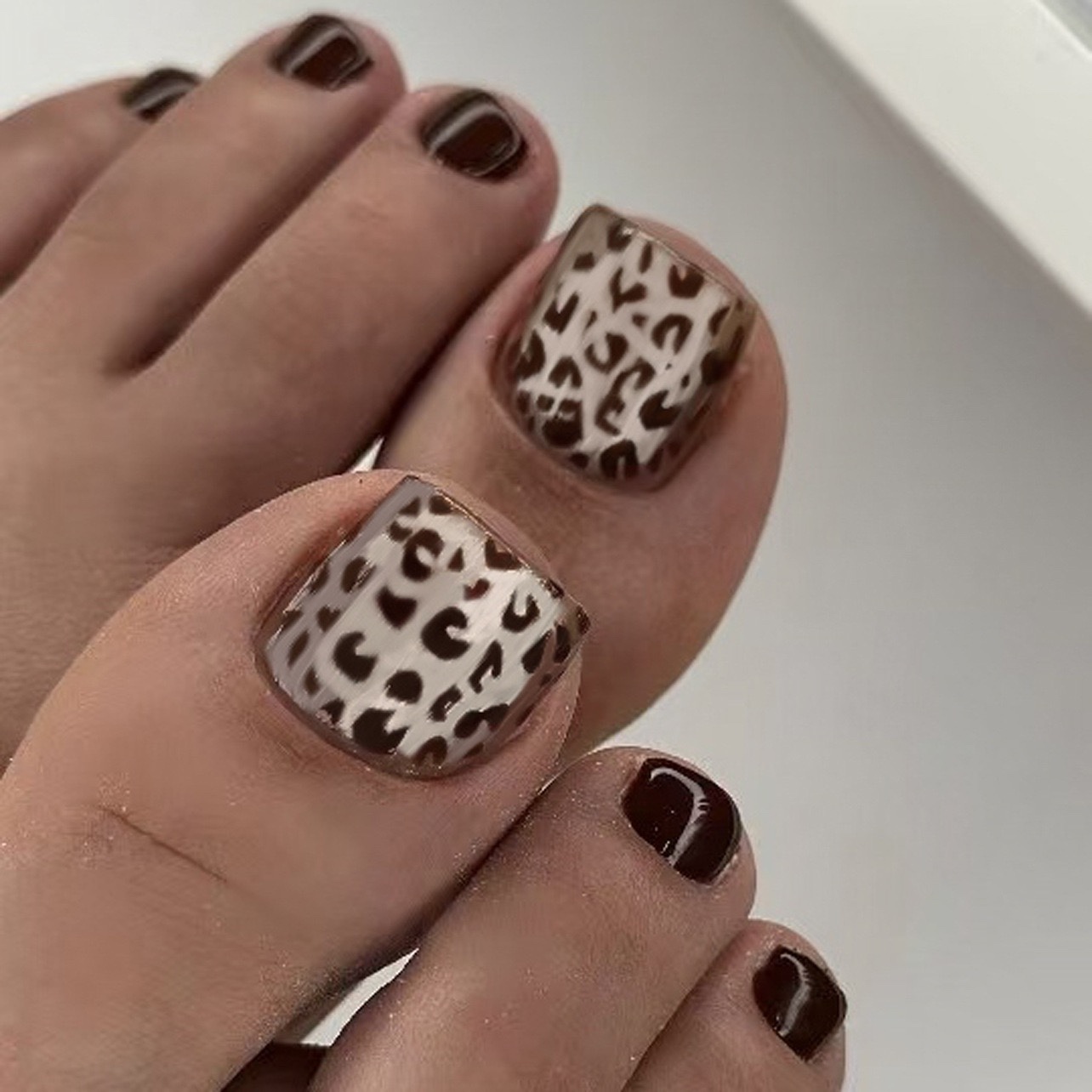 Leopard print Cat Eyes Toe Nails
