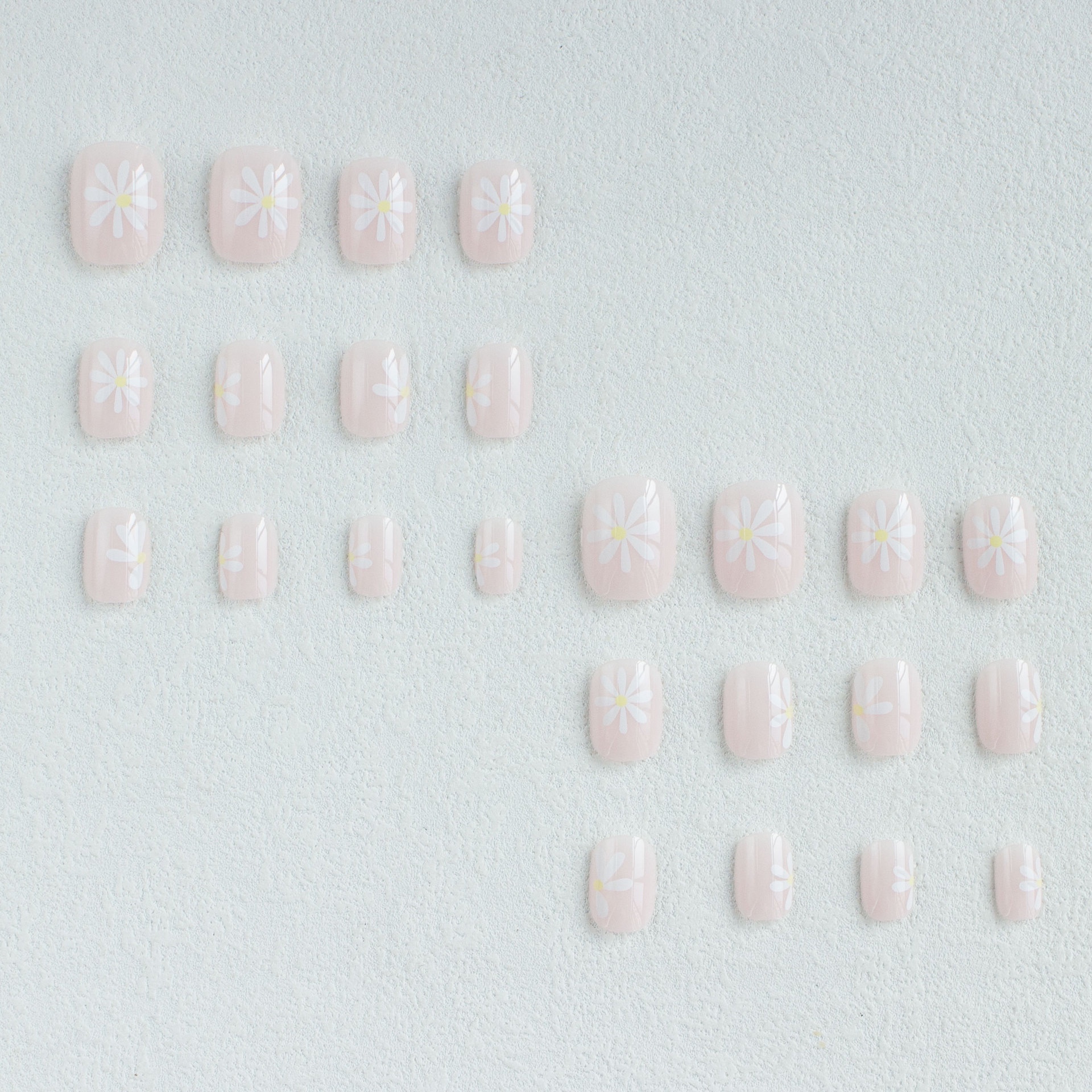 Little Daisy Short Nail