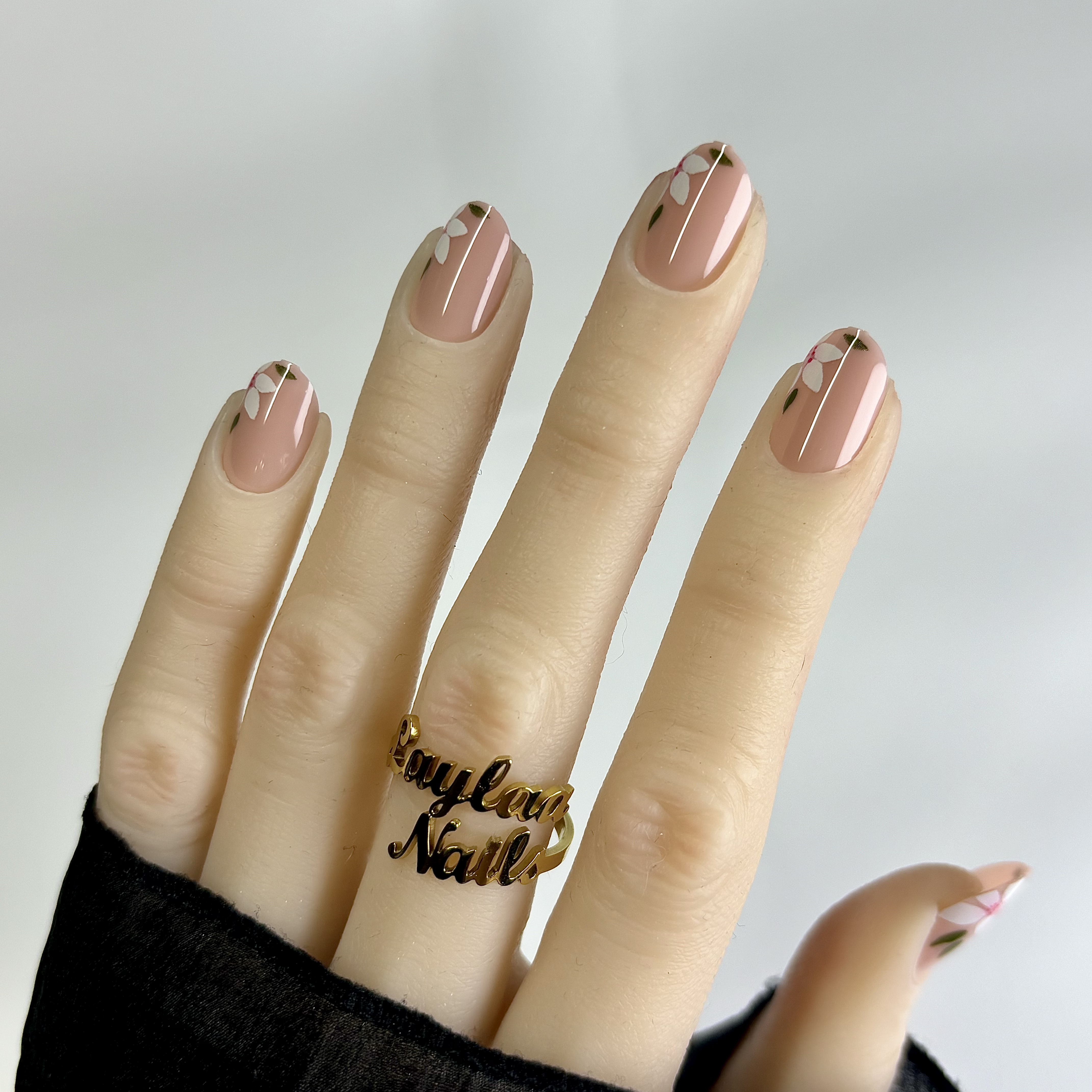 S75 Meat pink flower almond short nail