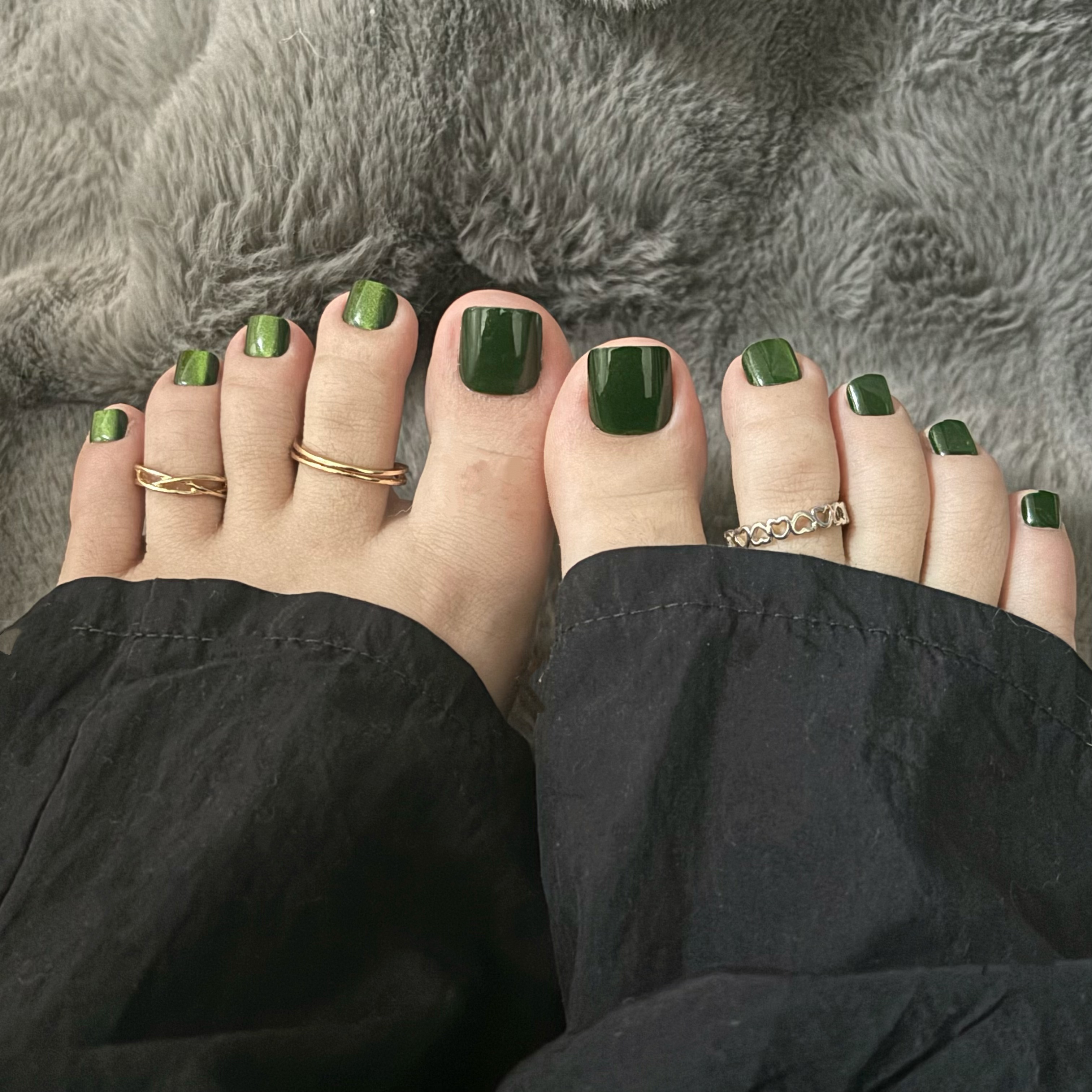 Cypress Green Cat Eyes Toe Nails