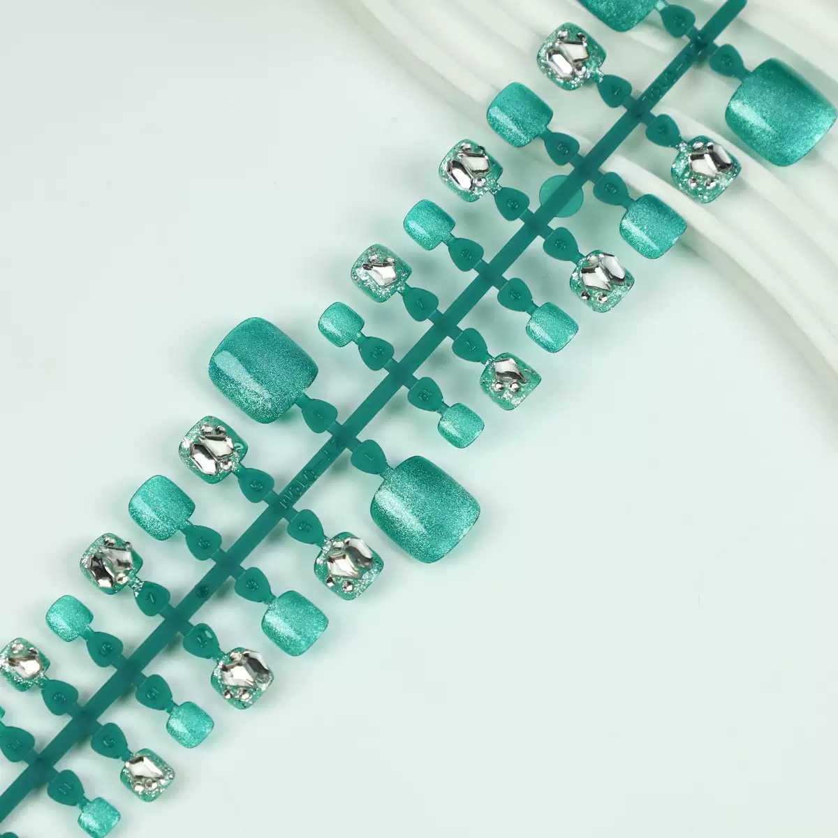 Diamond Toenails 42pcs