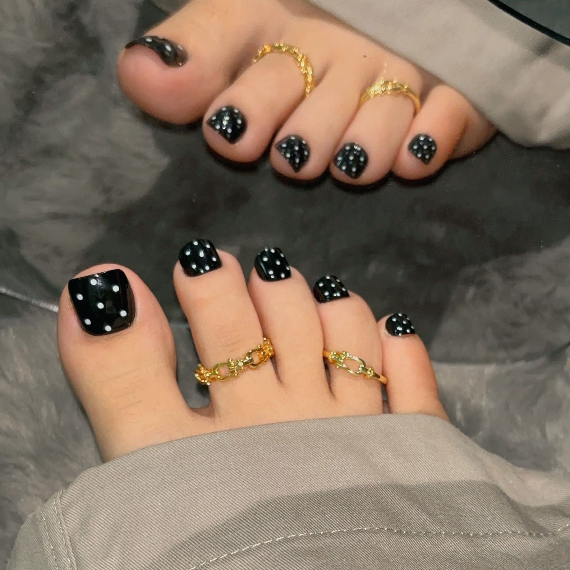 Black Polka Dots Toe Nails 32pcs