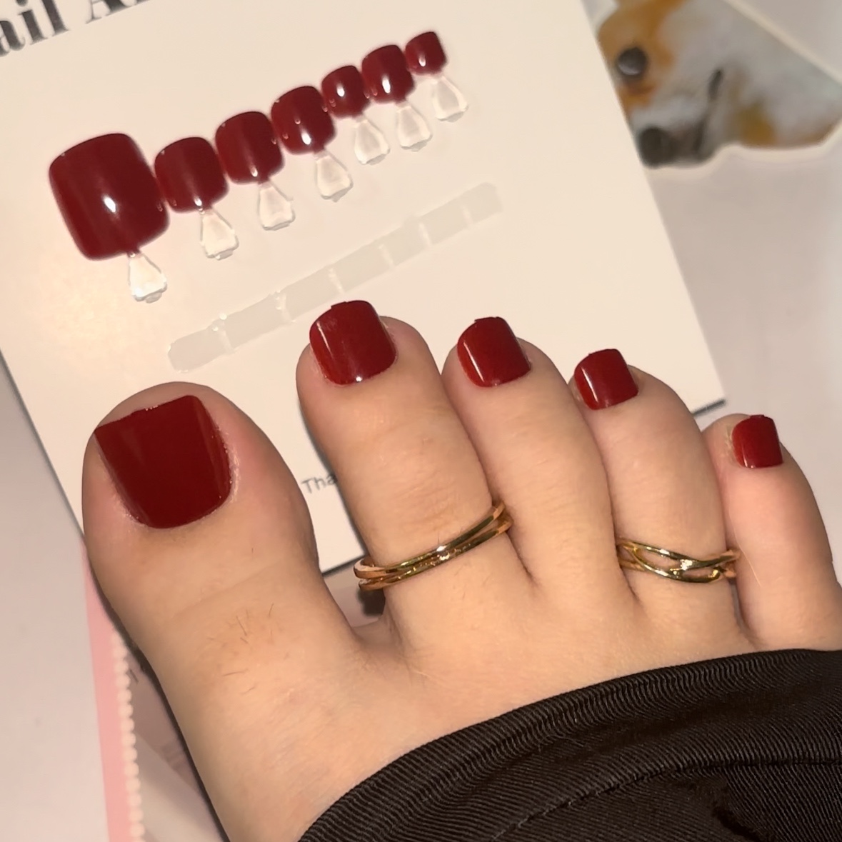 Classic Red Press On Toenails
