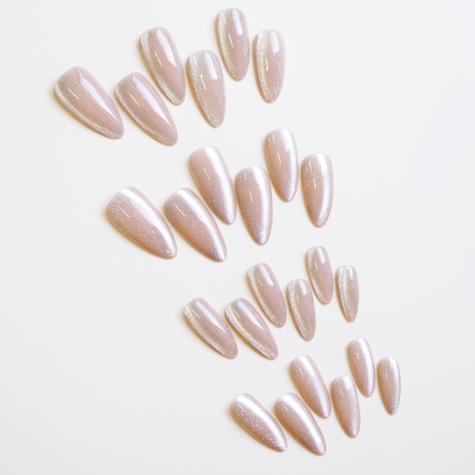 Nude cat eyes Medium nails