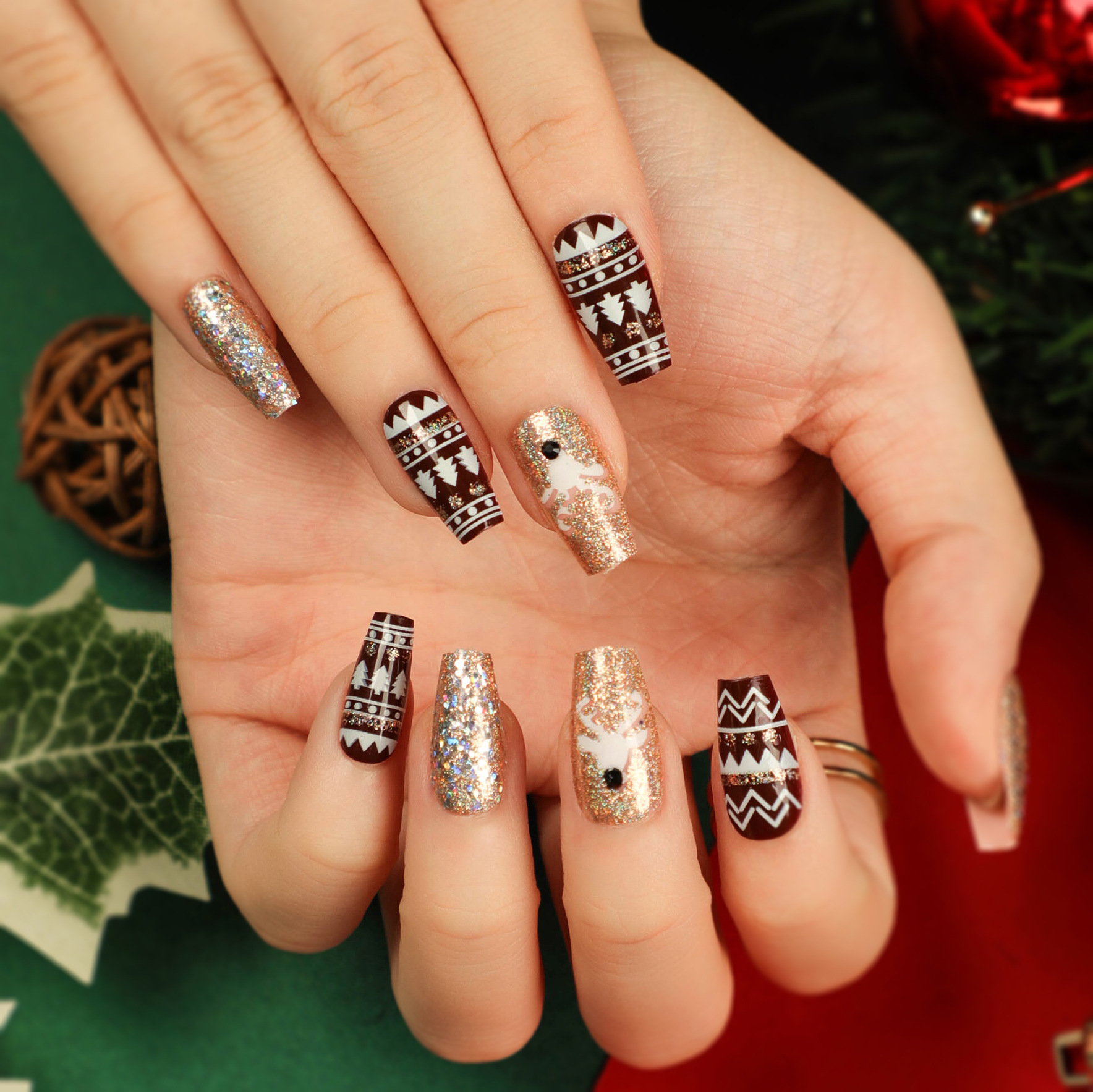 Elk Christmas Nails