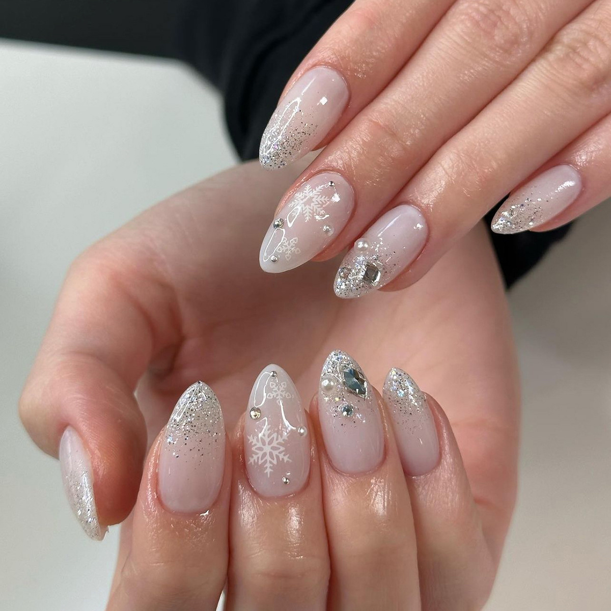 Snow Diamond Christmas Medium Nails