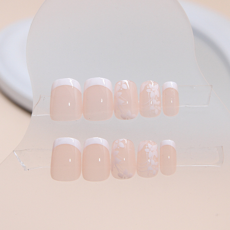 White Flower Short Nails