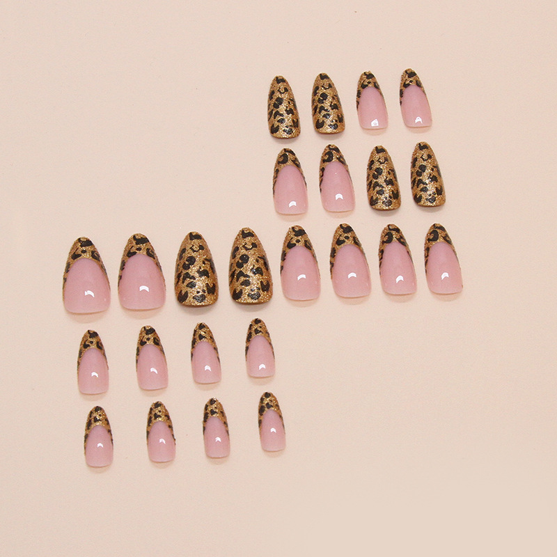 Golden leopard print Medium Nails