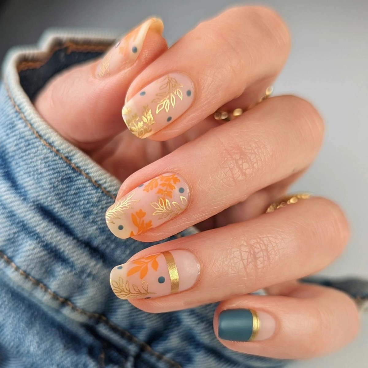 Gold Leaf Short Nails