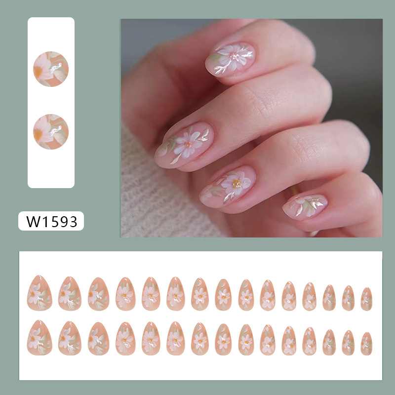 Elegant Chrysanthemum Medium Nails