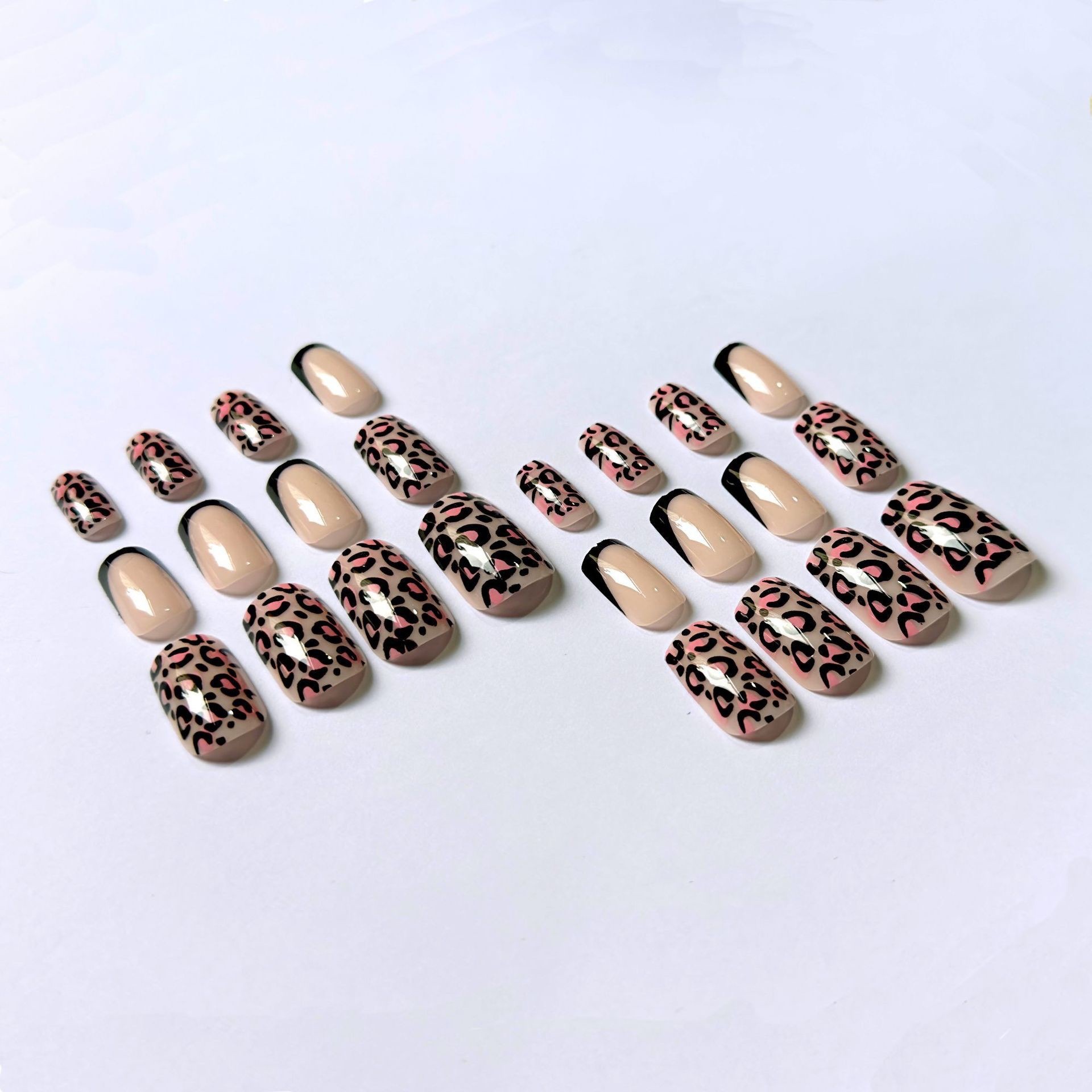 Leopard print French Medium Nail