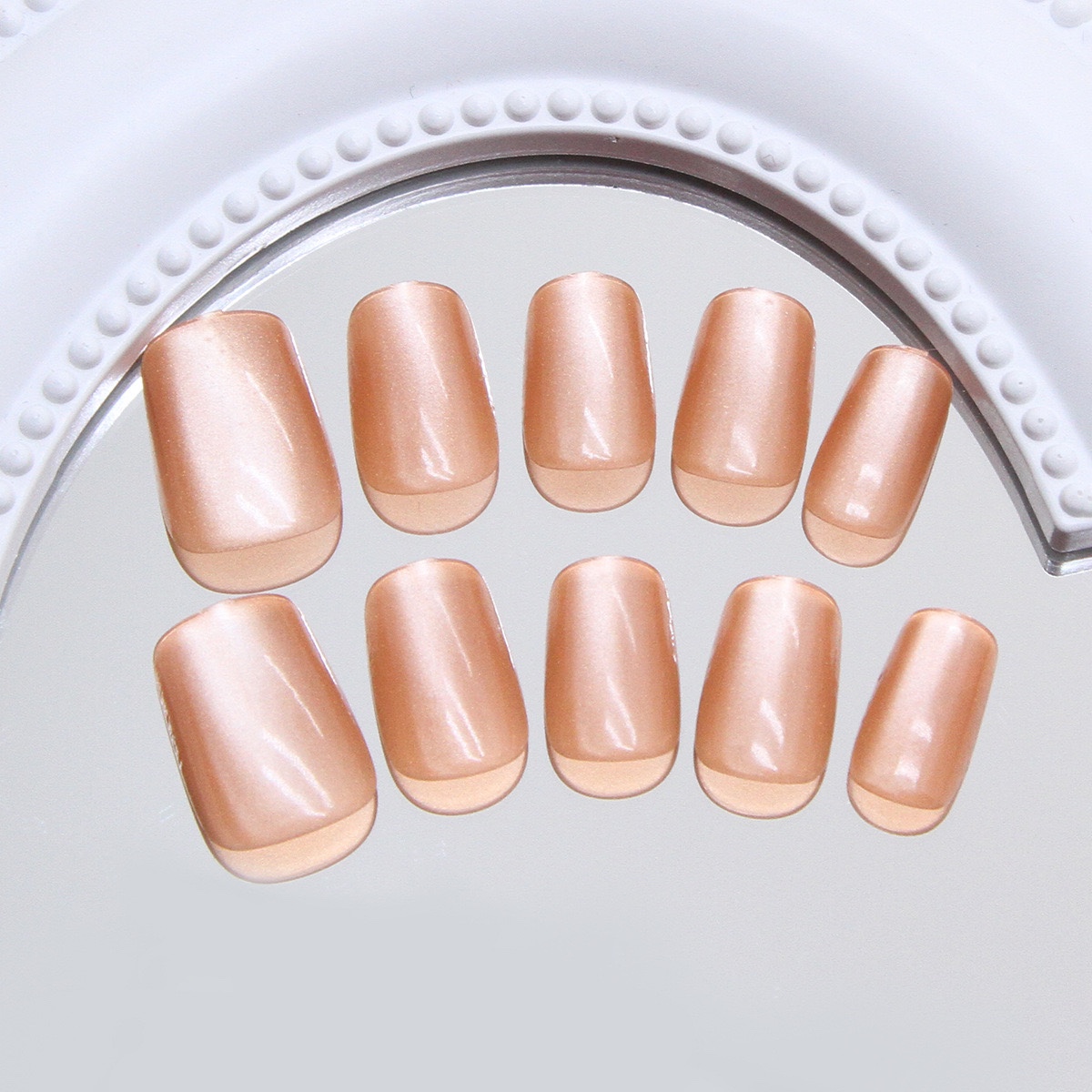 Amber Cat Eyes Short Nails