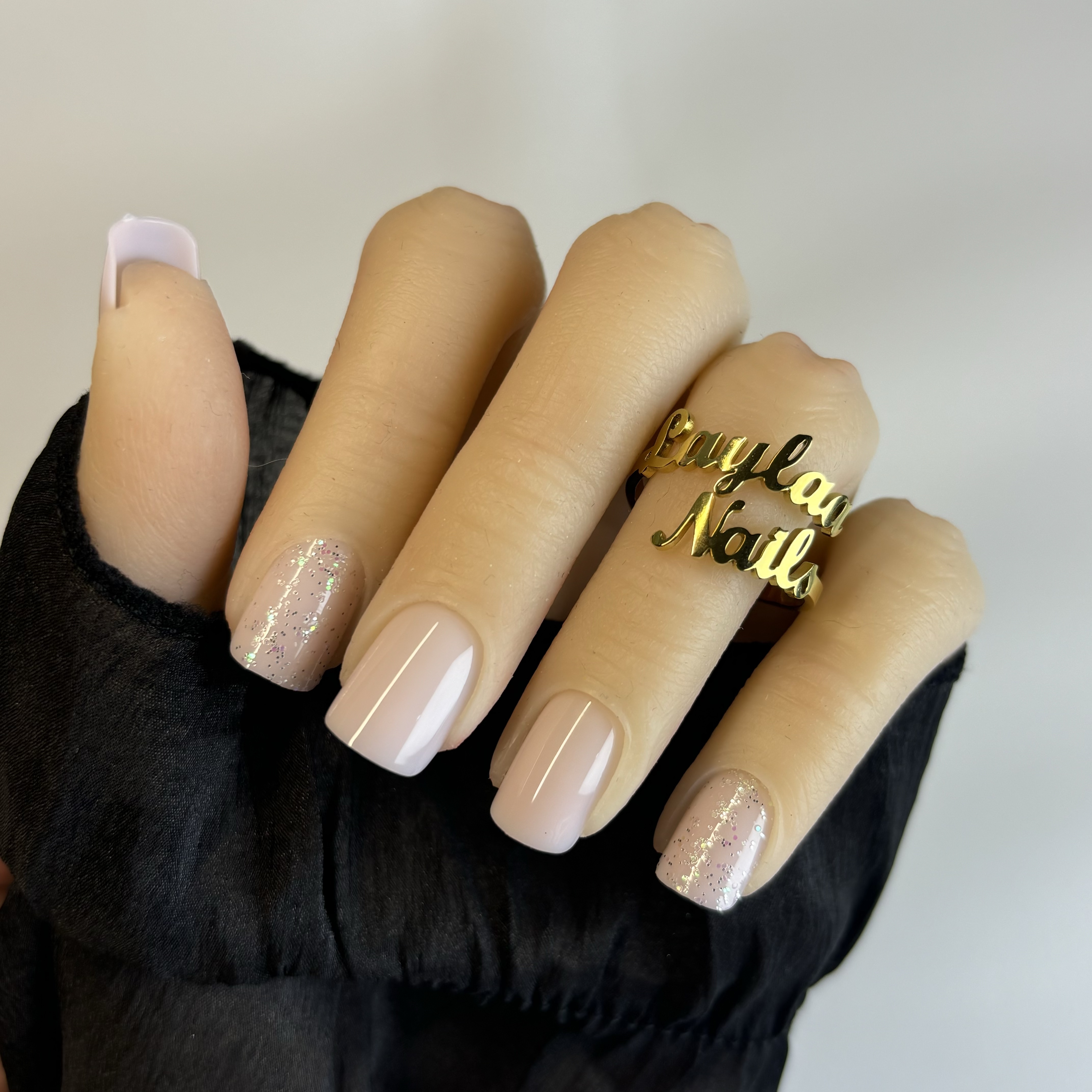 White cotton Short Nails