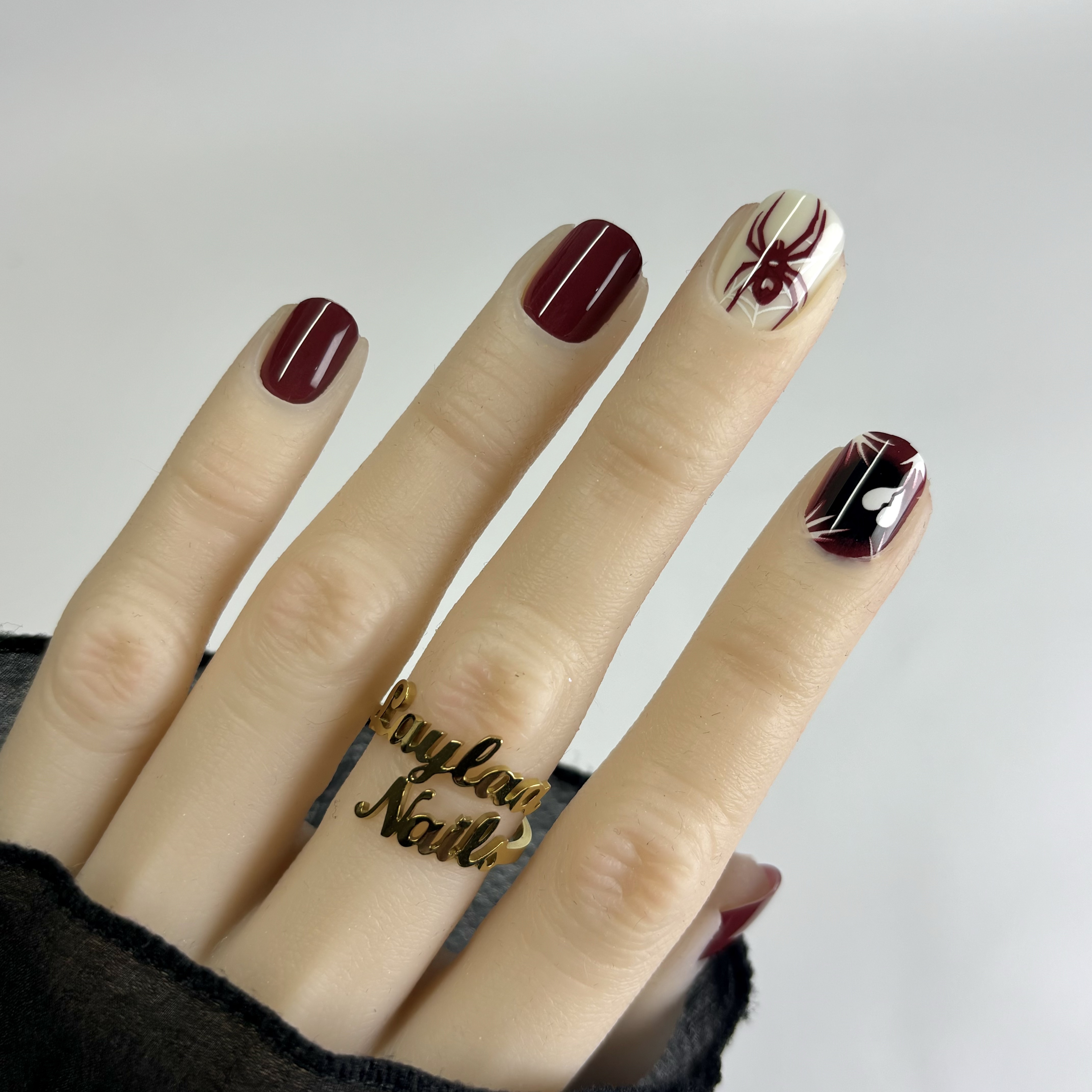Heartbreak spider Short Nails