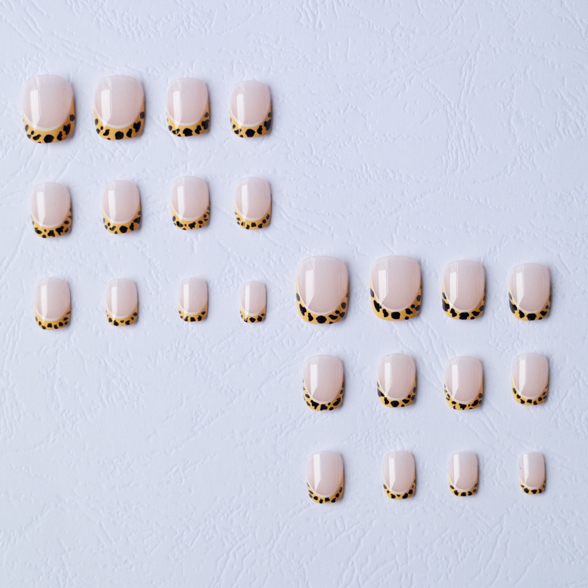 Leopard print Short nails