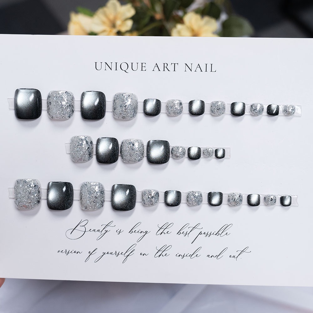Glitter Black Cat Eyes Toe Nails