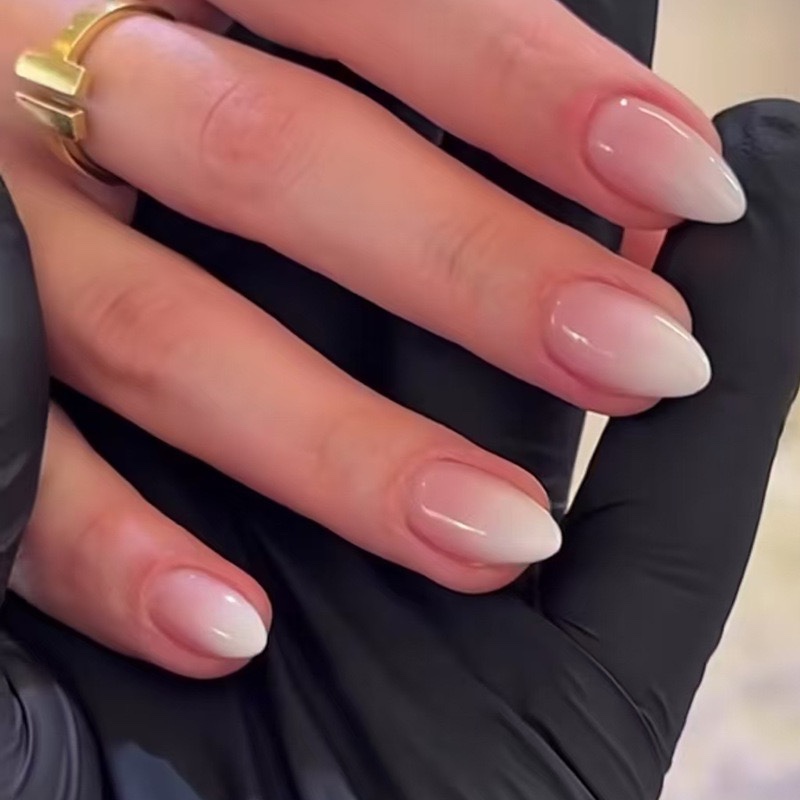 Ombré Almond Short Nails