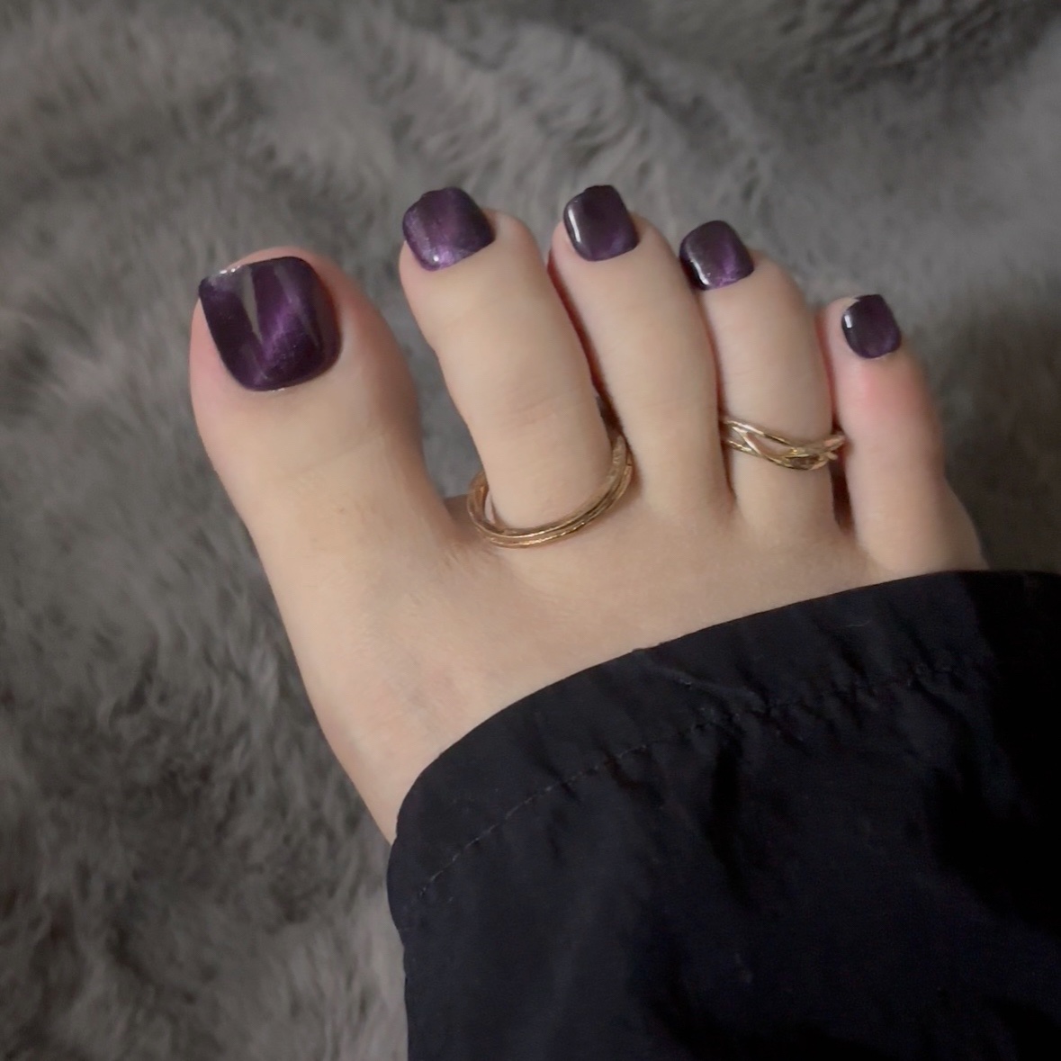 Dark Purple Cat Eyes Toe Nails