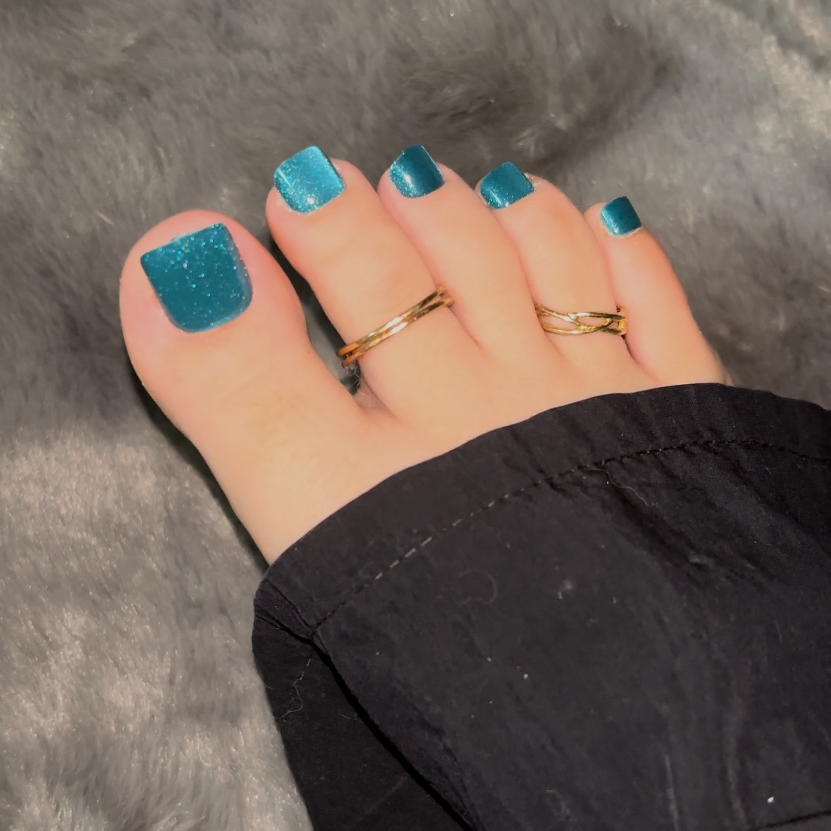 Turquoise Cat Eyes Toe Nails