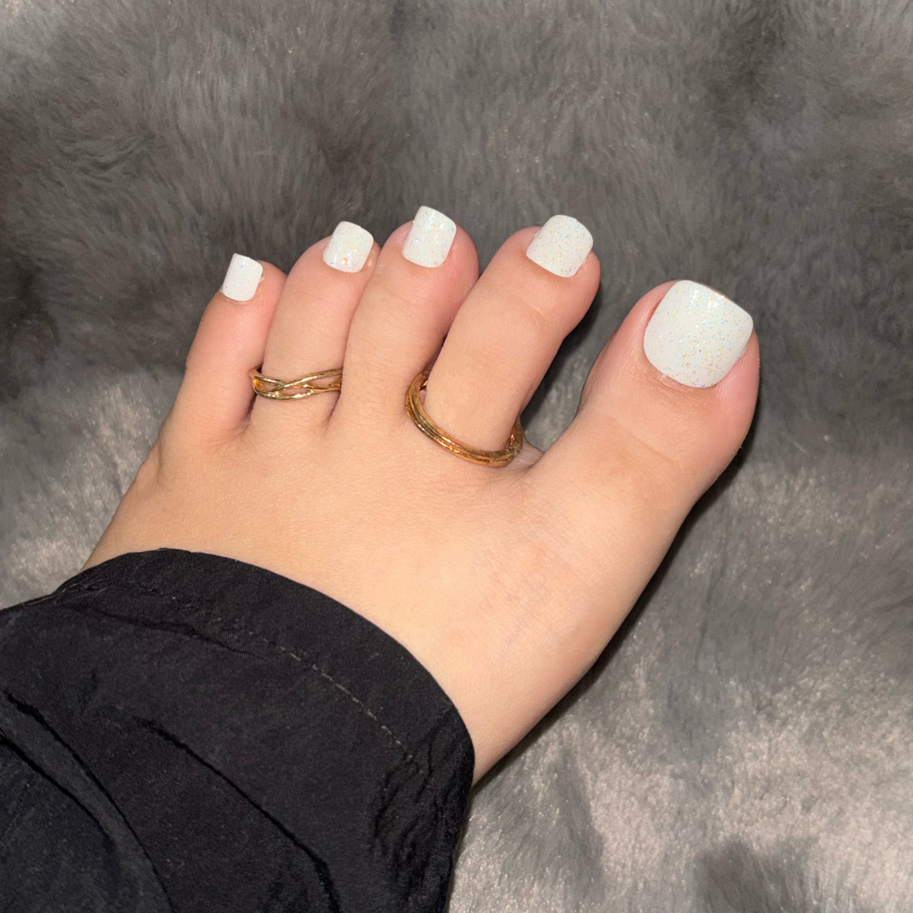 Glitter White Toe Nails