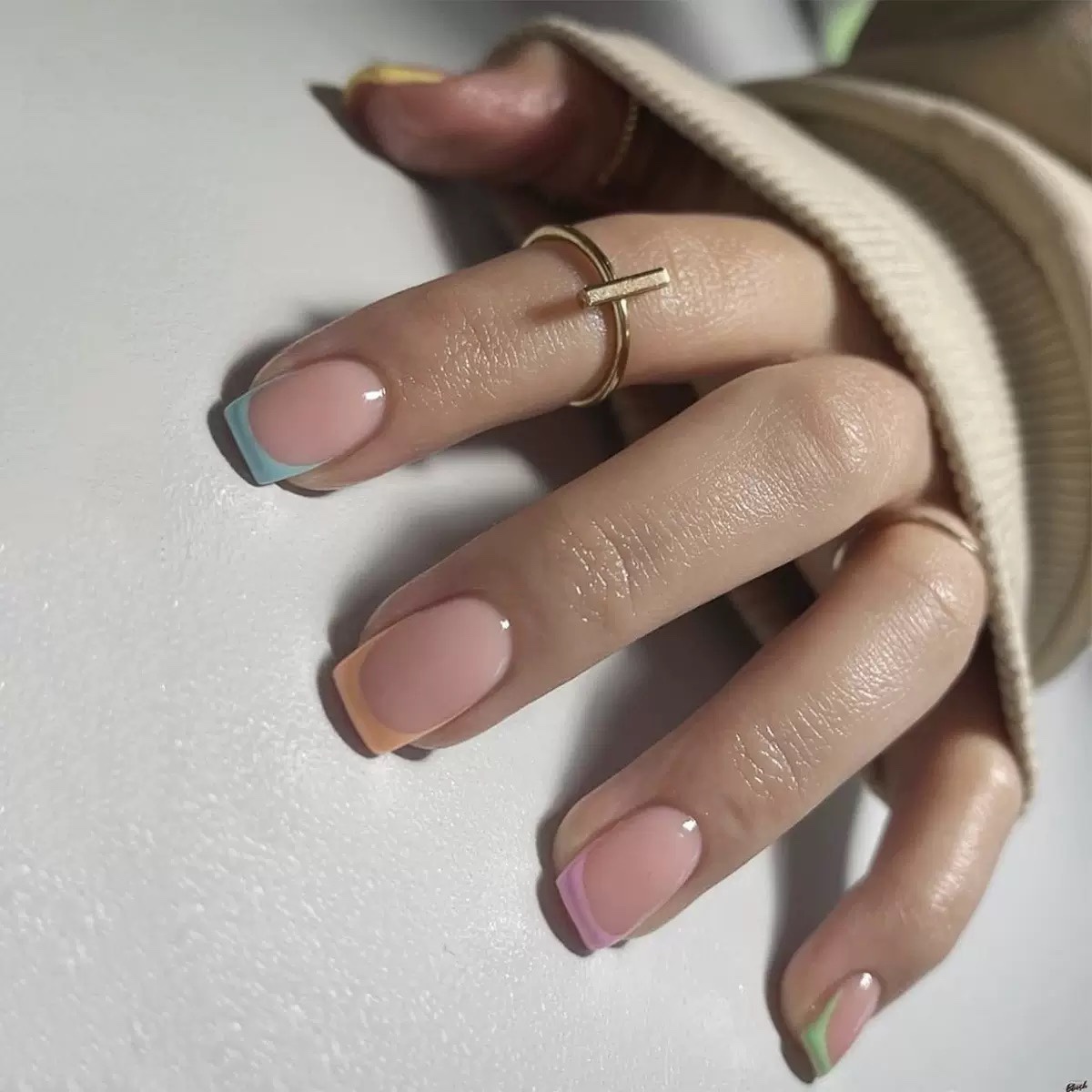 S82 Summer colored square short nails