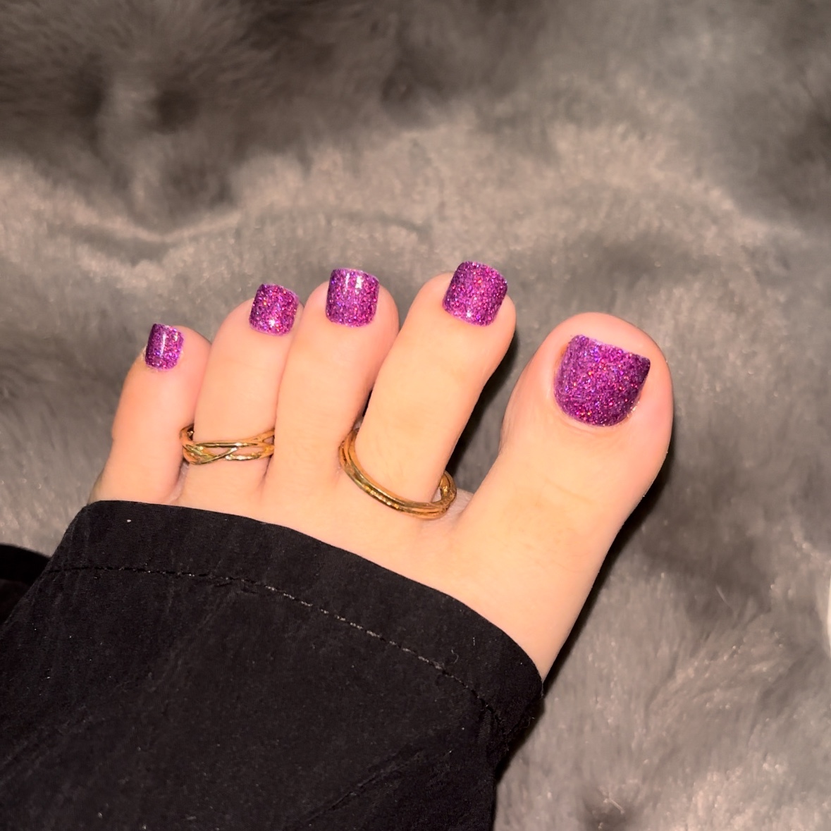 Violet Glitter Toe Nails