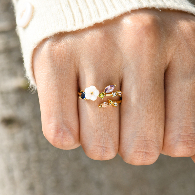 Grandmother & Granddaughter A Link That Can Never Be Undone White Peach Ring