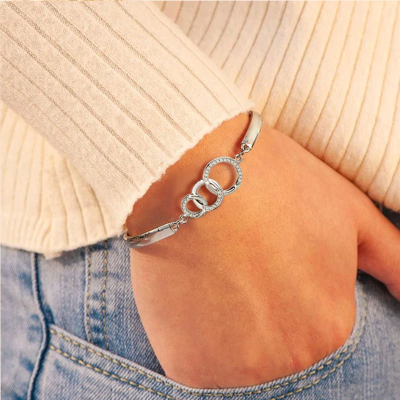 For Three Generations - The Love Between Grandmother, Mother And Daughter Is Forever Three Circle Bracelet